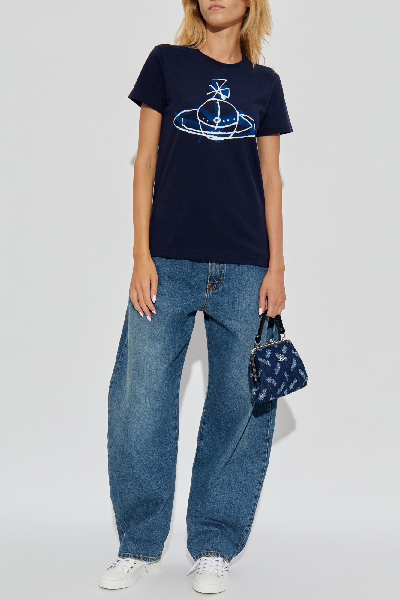 Tシャツ・カットソー Vivienne Westwood FW25 (3G01003W J001MK401) Vivienne Westwood T-shirt with logo | Women's Clothing | Vitkac